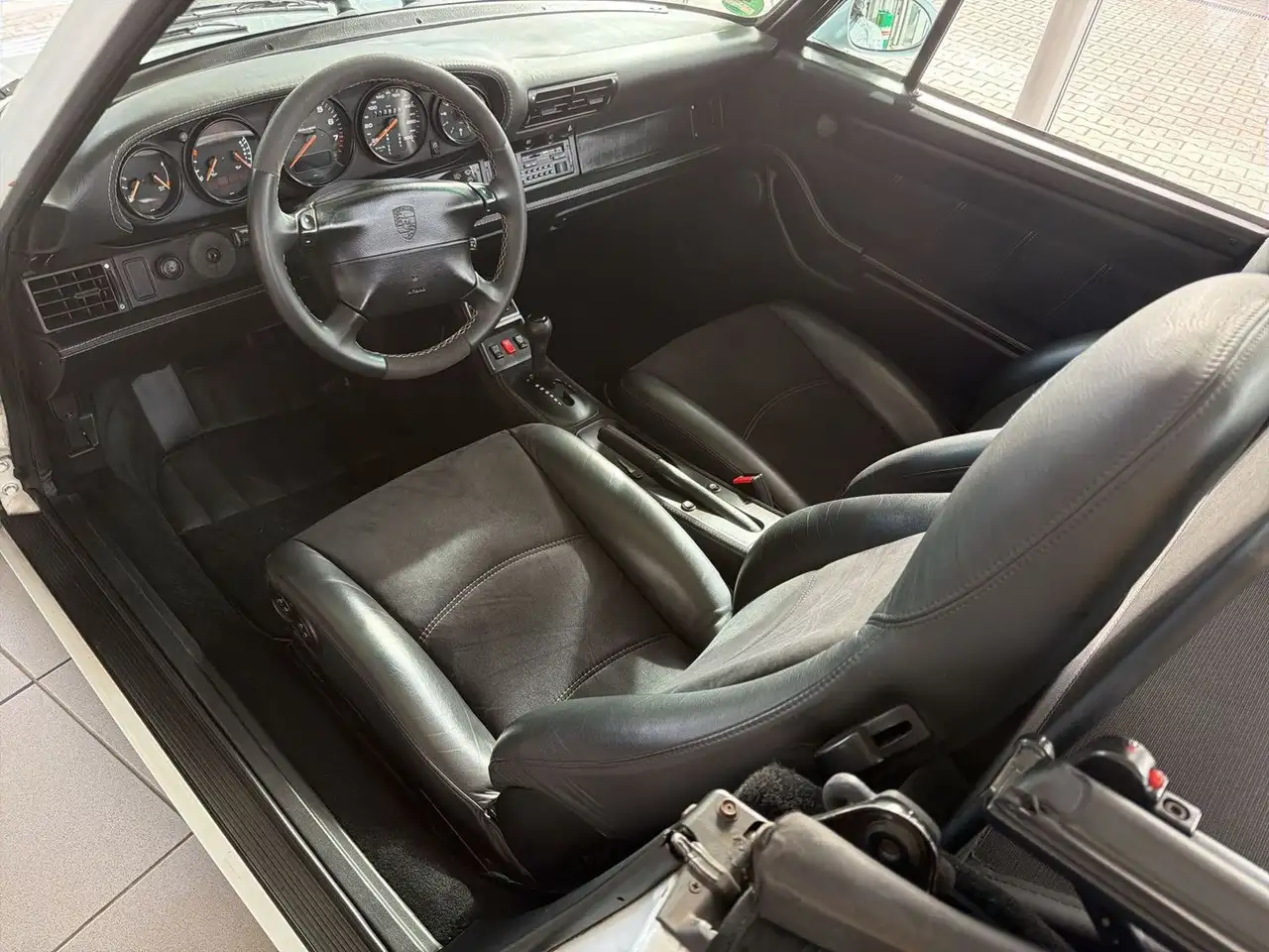 Porsche 993 Carrera Cabriolet LEDER/ALACANTRA TIPTRONIC, foto 9