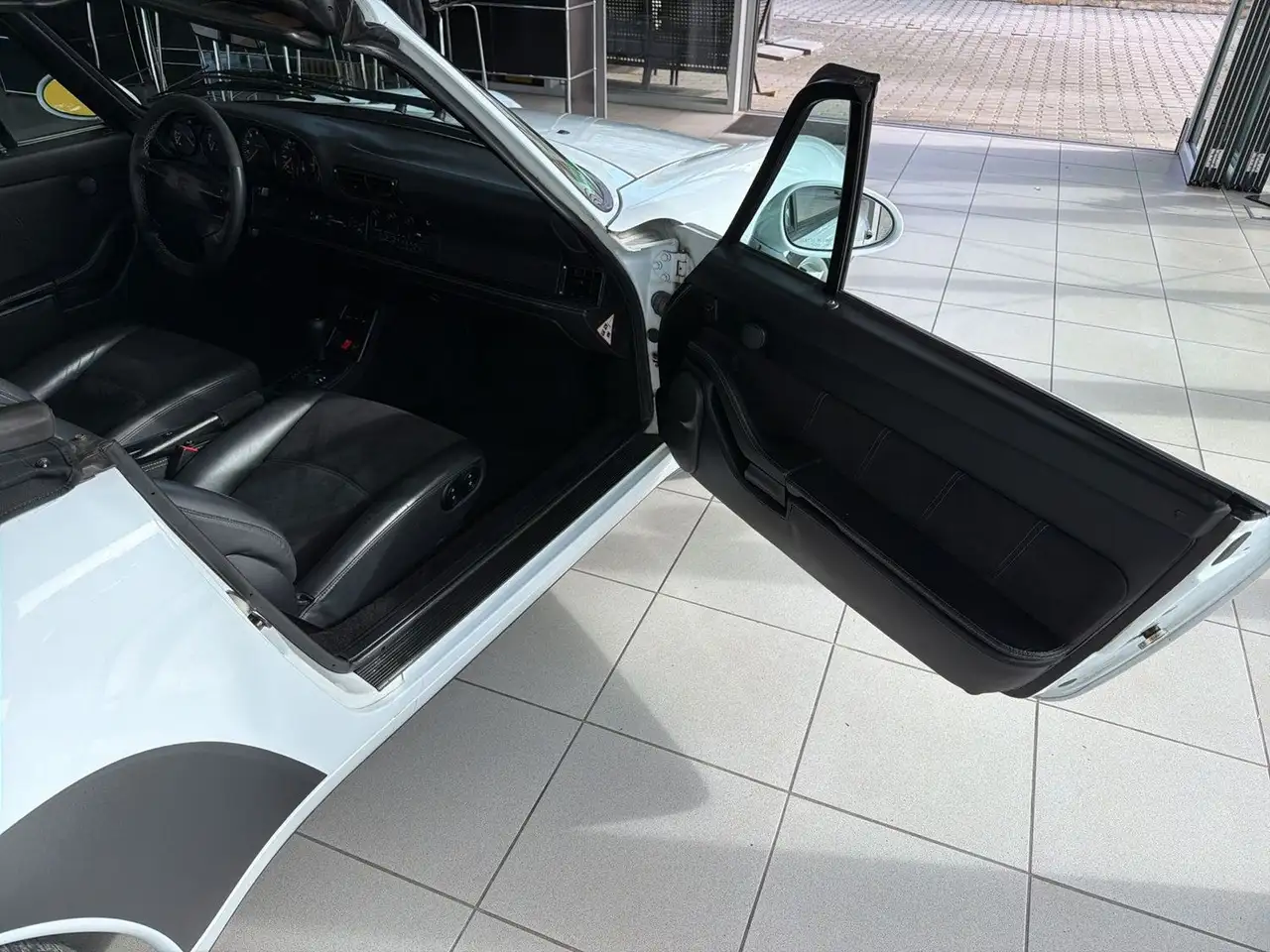Porsche 993 Carrera Cabriolet LEDER/ALACANTRA TIPTRONIC, foto 12