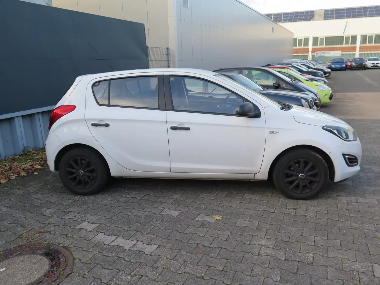 Hyundai i20 FIFA World Cup,2.HND,Tüv Insp NEU,Scheckheft Weiß - 2