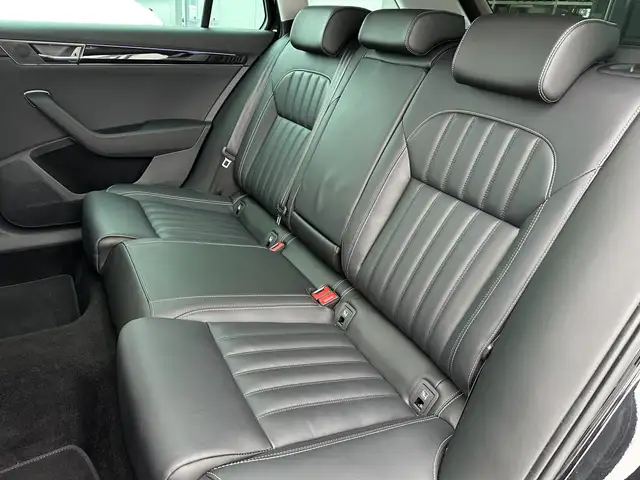 Skoda Superb view 10