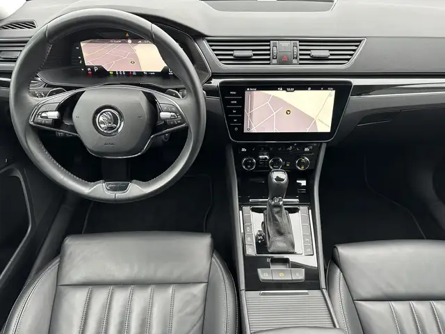 Skoda Superb view 11