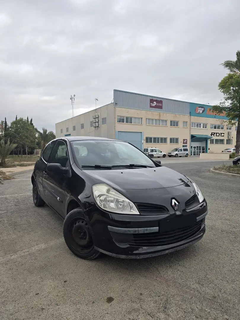 Renault Clio 1.5dCi Authentique - 1
