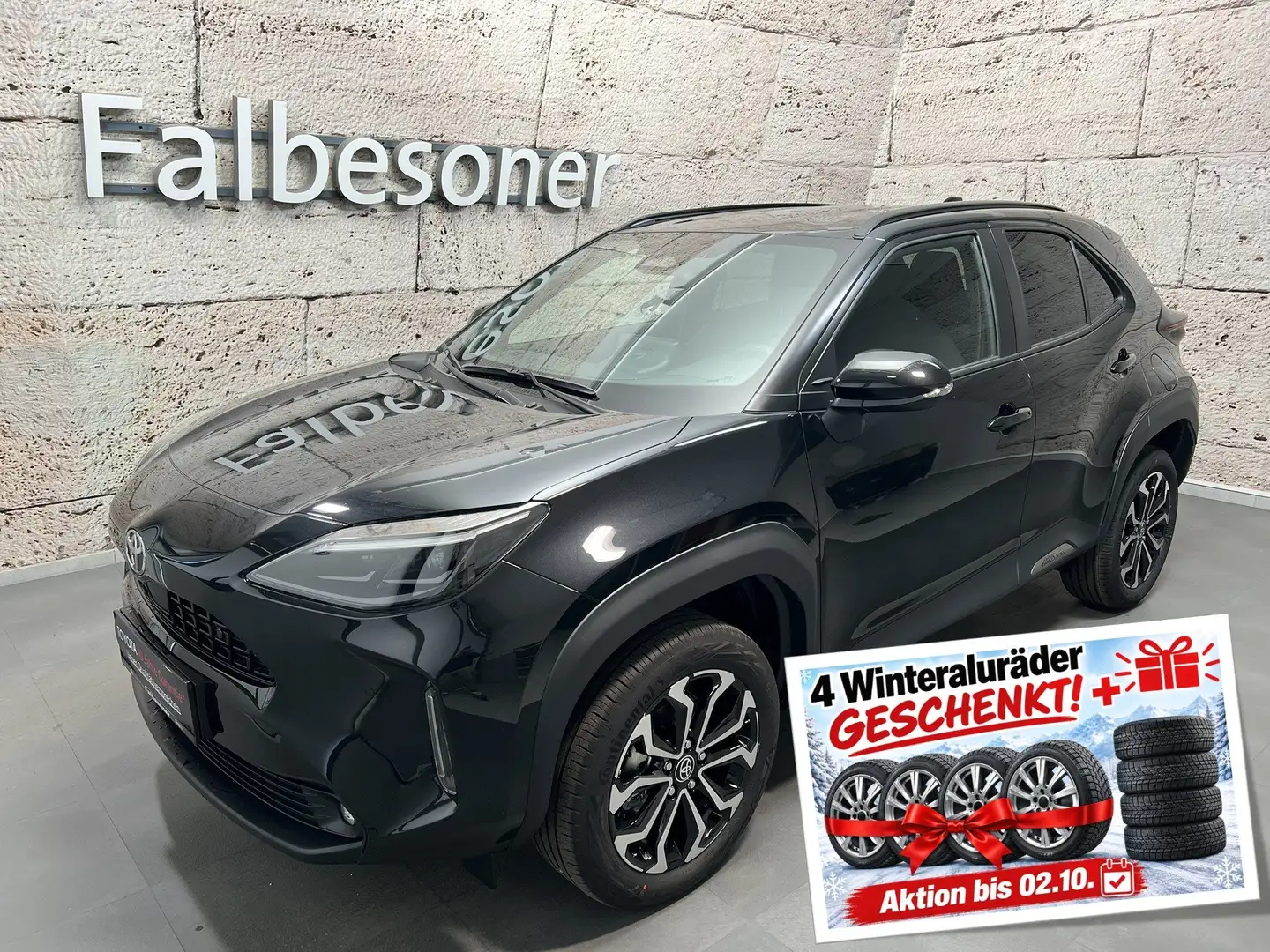 Toyota Yaris Cross 1,5 Hybrid AWD-i Active Drive + Safety Paket Schwarz - 1