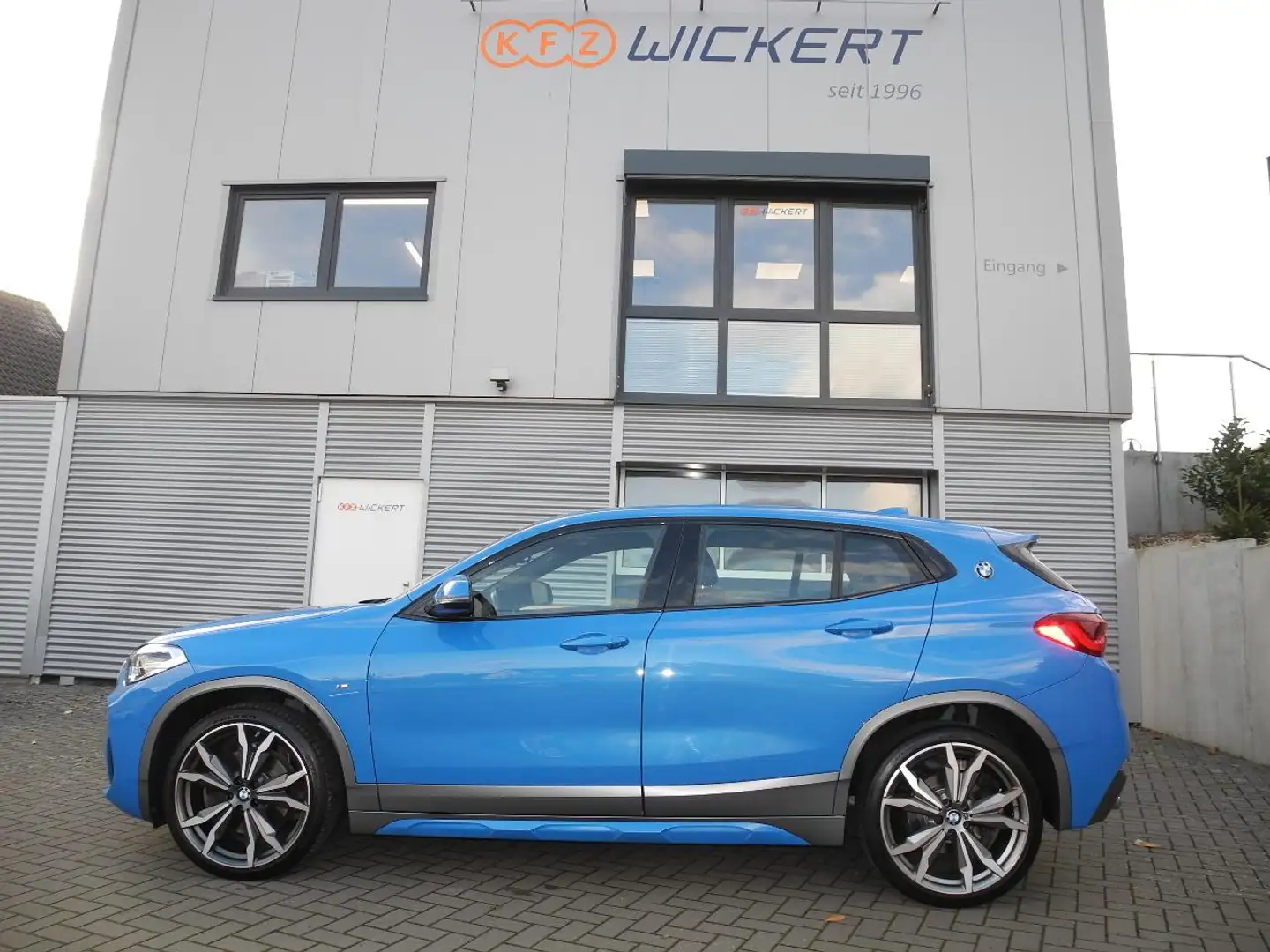 BMW X2 xDrive 25 d M Sport X *20 Zoll*HUD*Standheiz* Blau - 2