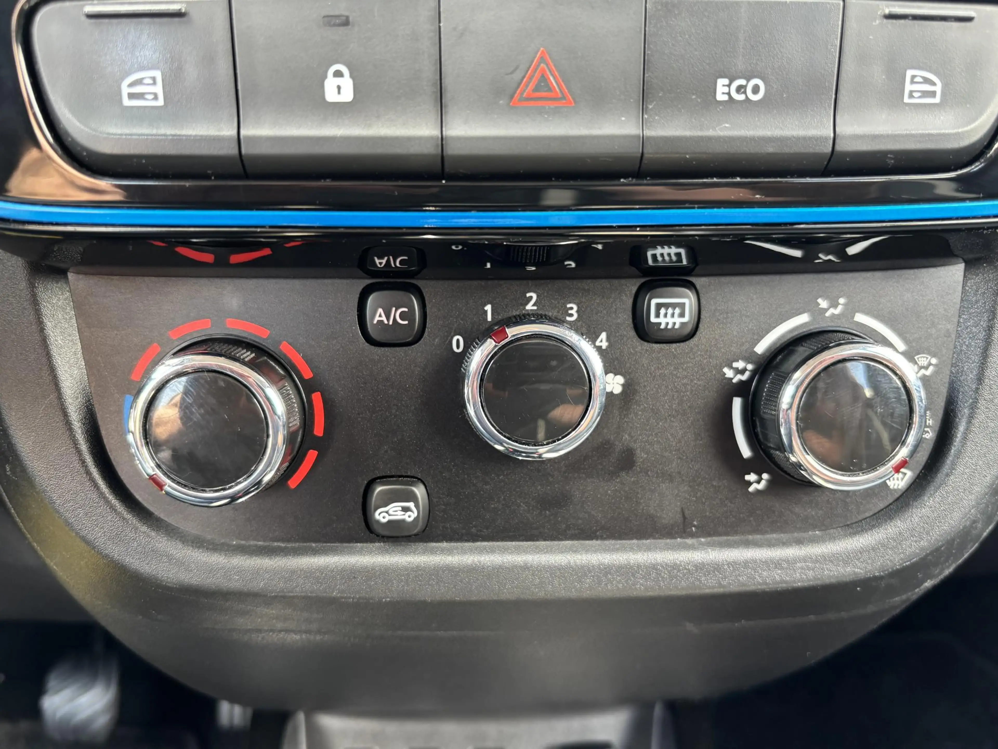 Dacia Spring Comfort Plus (Orange Pack) 27 kWh | Rijklaar incl — photo 15