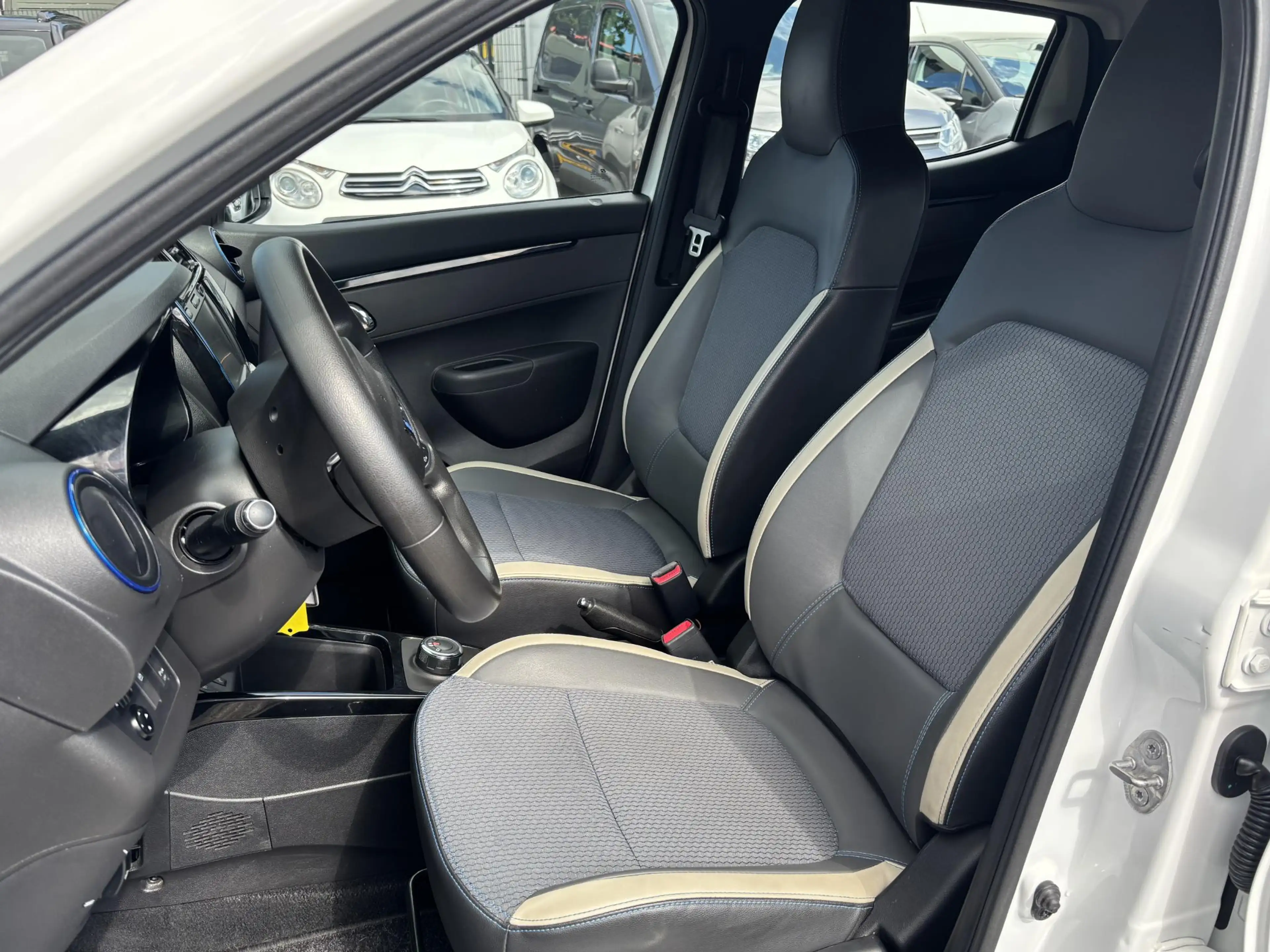 Dacia Spring Comfort Plus (Orange Pack) 27 kWh | Rijklaar incl — photo 4