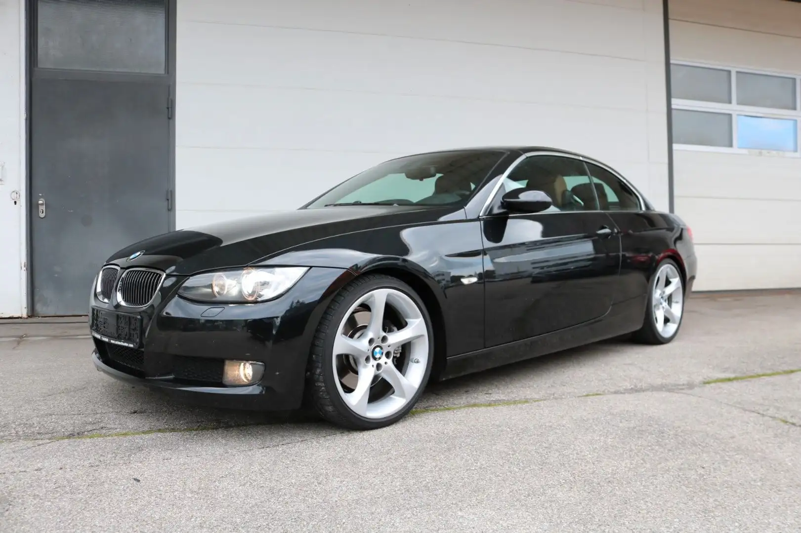 BMW 325 i Cabrio*Automatik*Sportfahrwerk*Navi.* Schwarz - 1