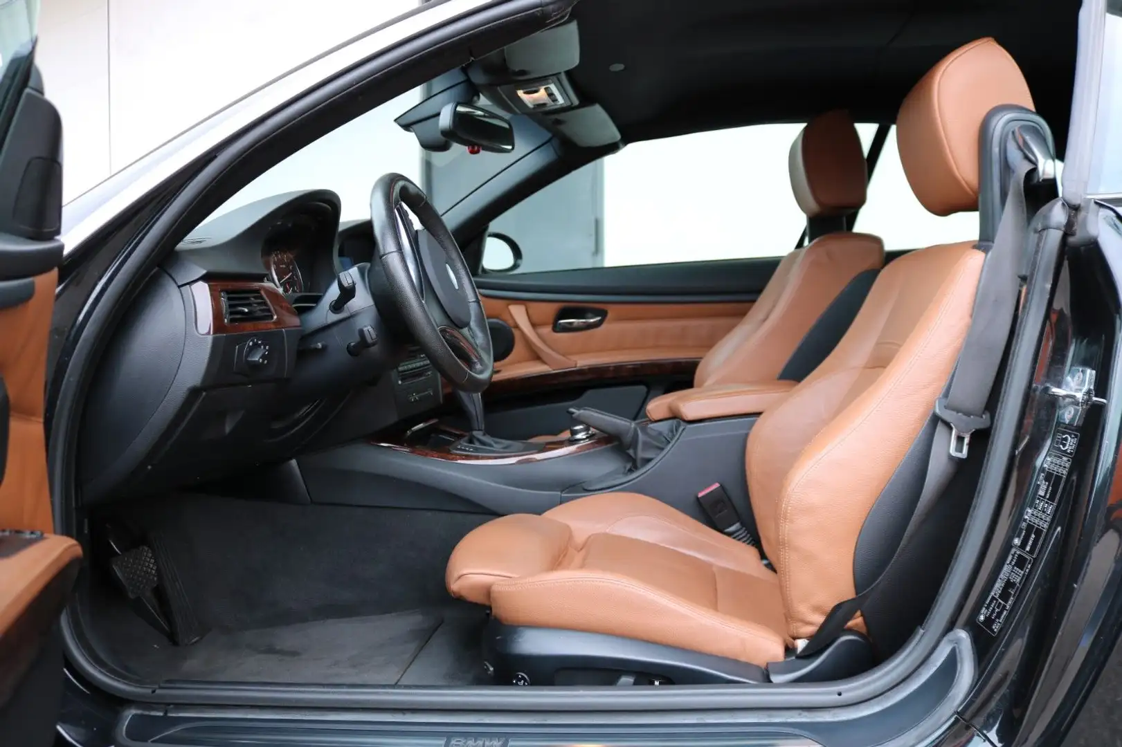 BMW 325 i Cabrio*Automatik*Sportfahrwerk*Navi.* Schwarz - 2