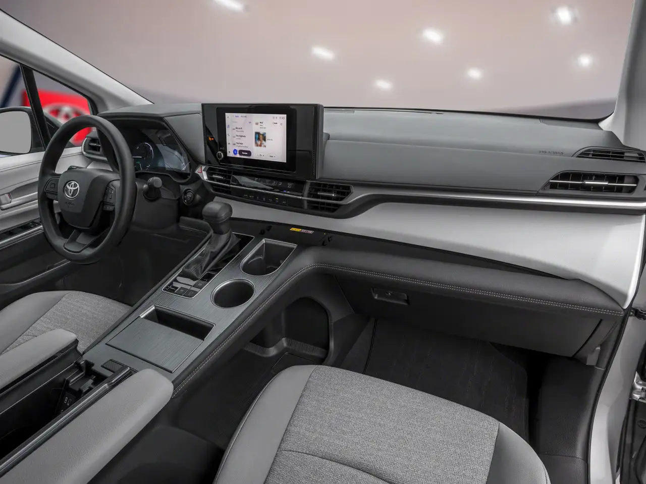Toyota Sienna снимка Toyota Sienna