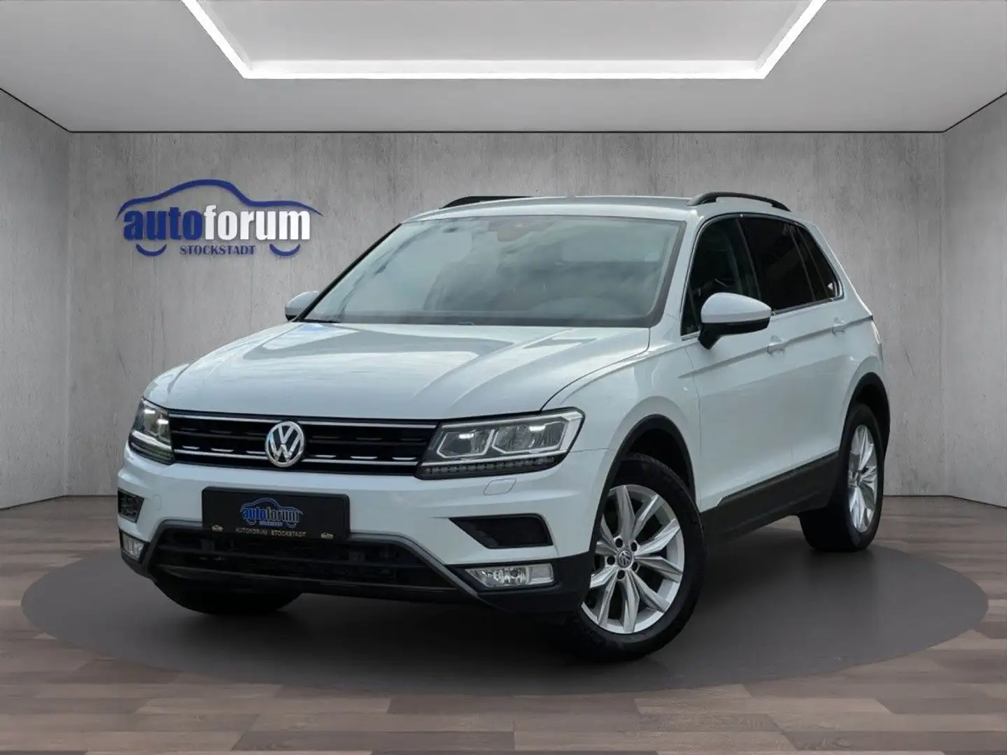 Volkswagen Tiguan 4Motion DSG OFFROAD AHK ACC LED KAMERA Weiß - 1