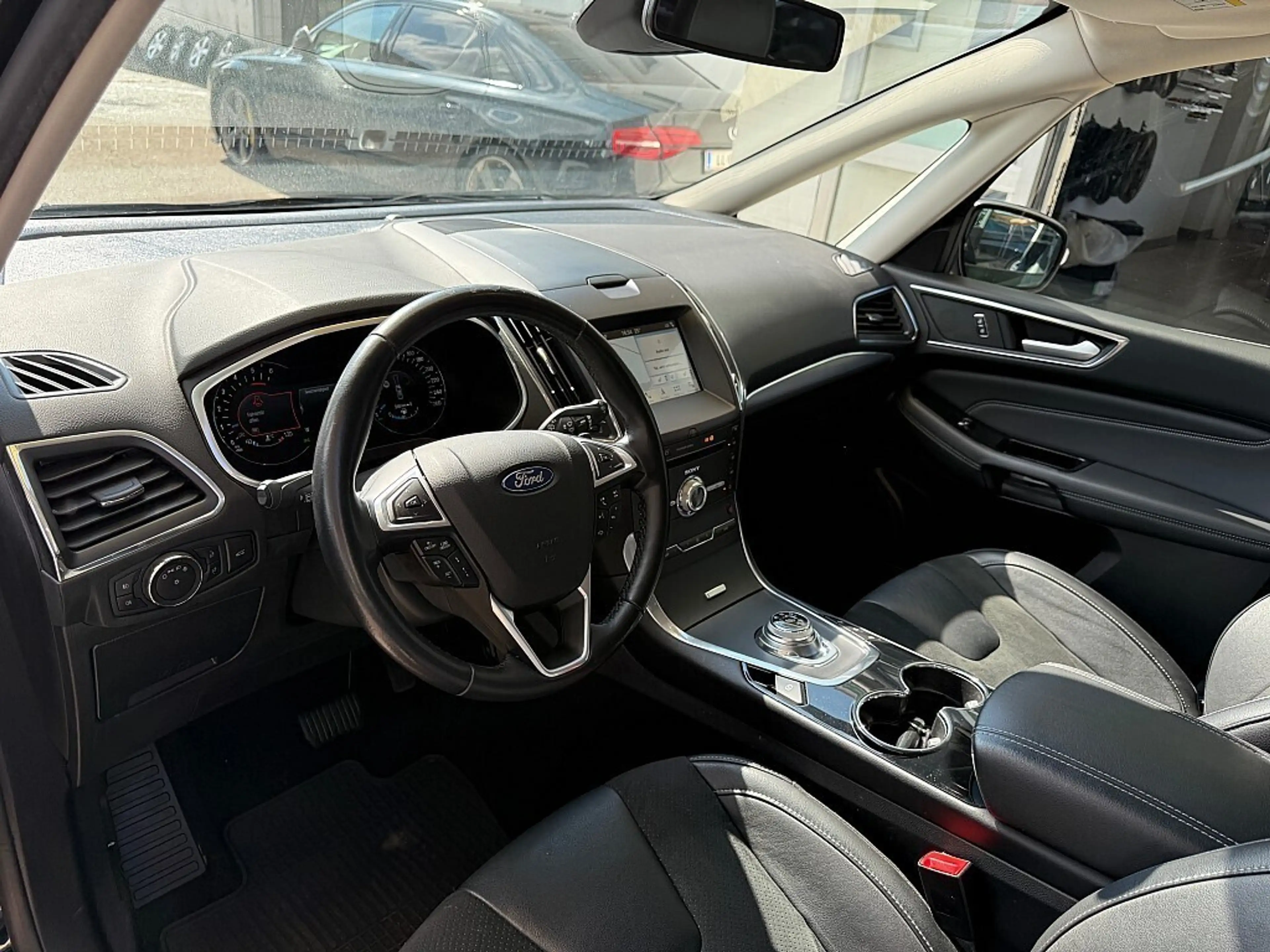 Ford Galaxy 2,0 EcoBlue SCR Titanium Aut. — photo 14