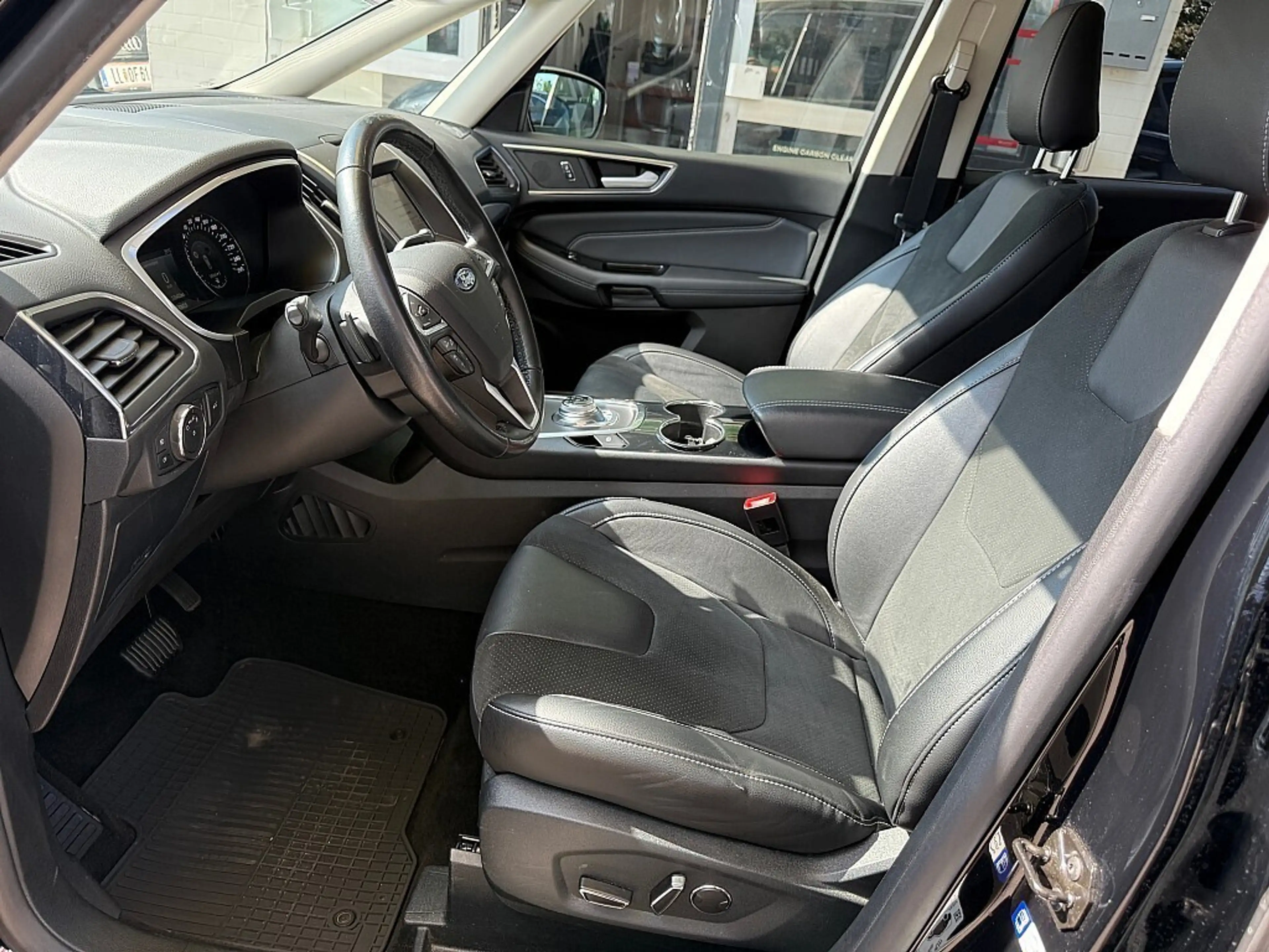 Ford Galaxy 2,0 EcoBlue SCR Titanium Aut. — photo 11