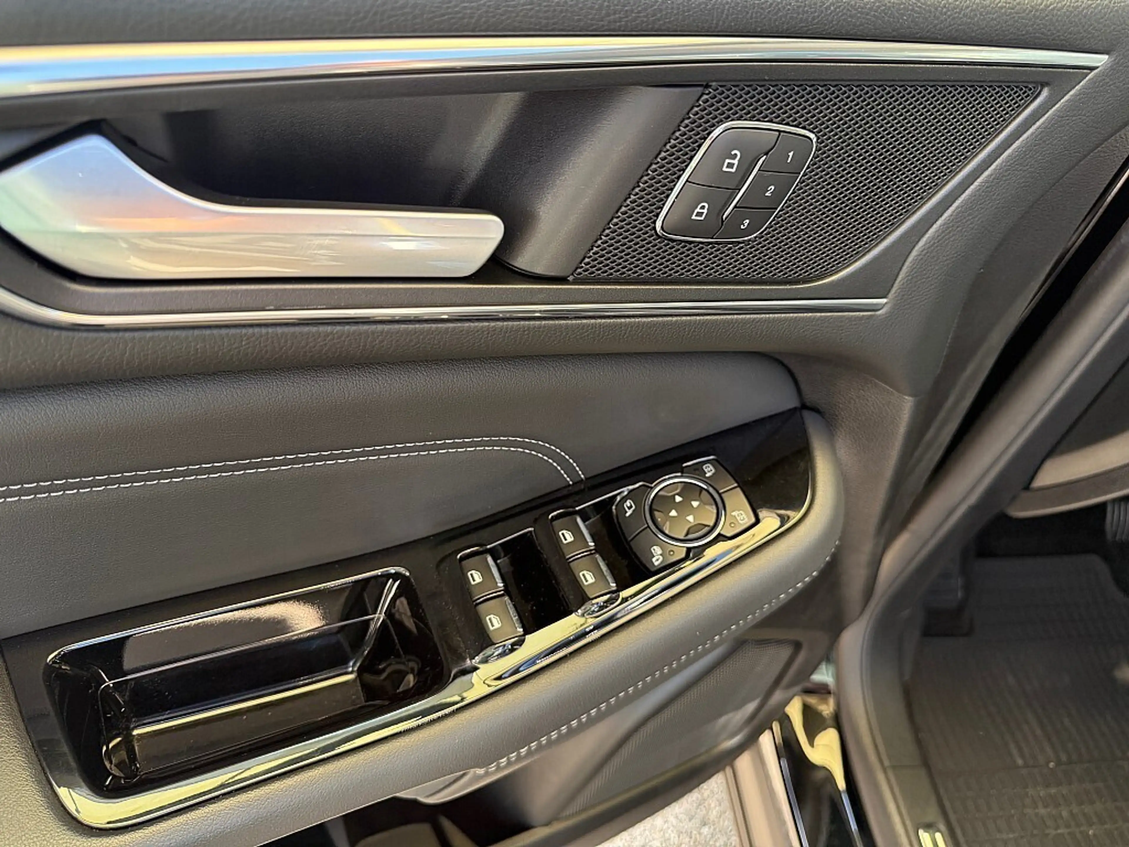 Ford Galaxy 2,0 EcoBlue SCR Titanium Aut. — photo 13