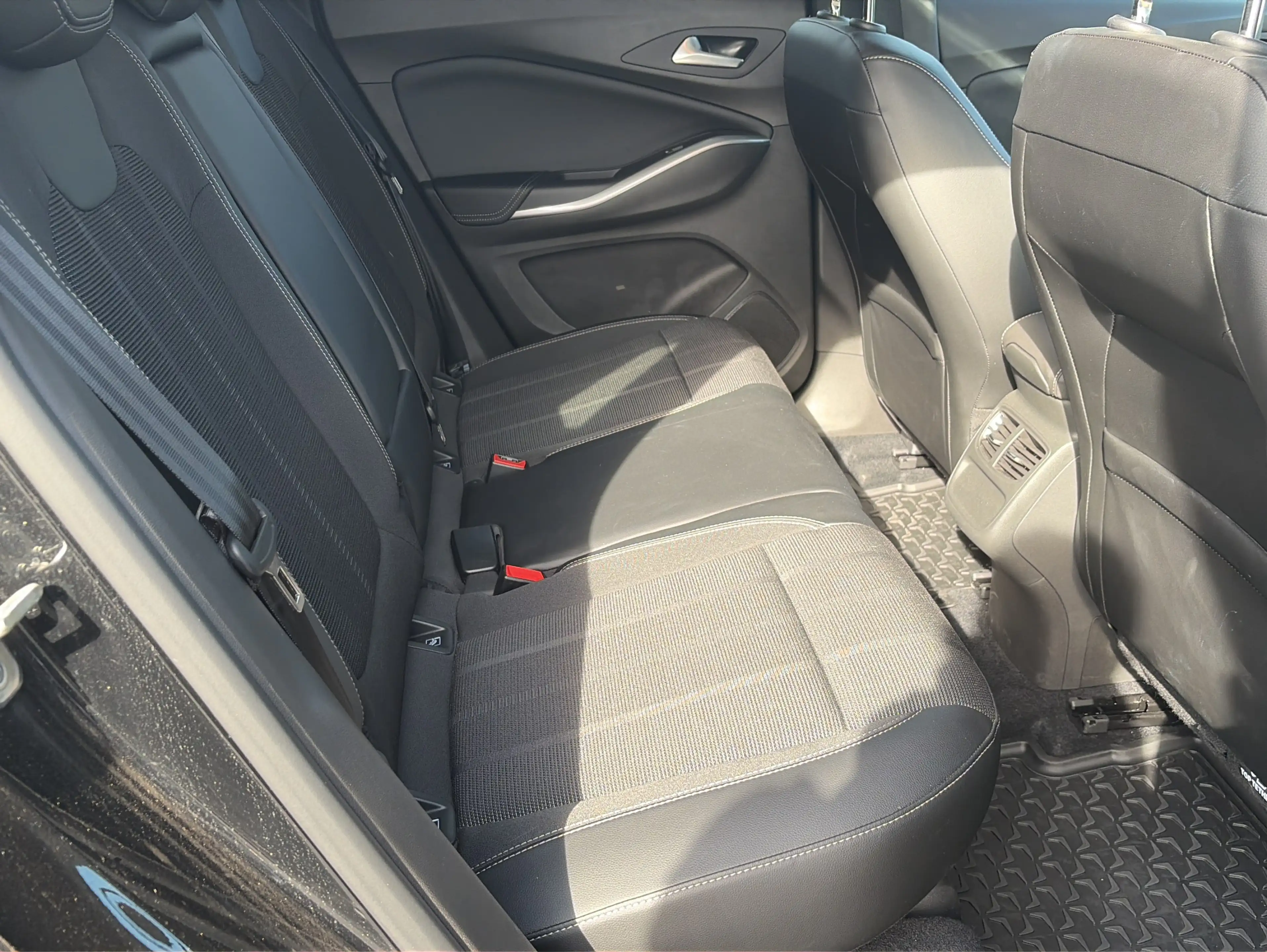 Opel Grandland X 1.2T GS Line*Navi*DAB*LED*IntelliLux — photo 9