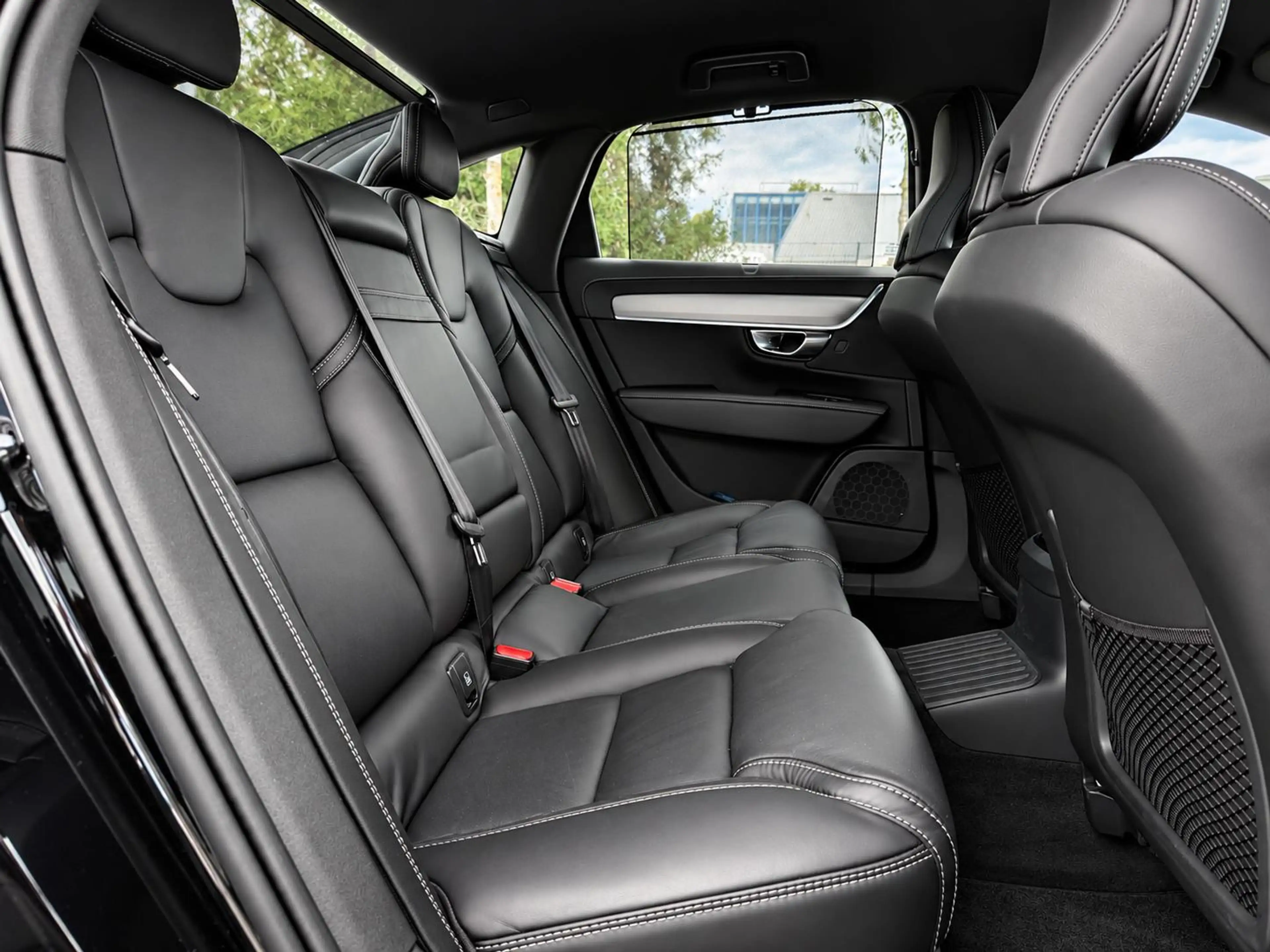 Volvo S90 2.0 T8 AWD Inscription — photo 16