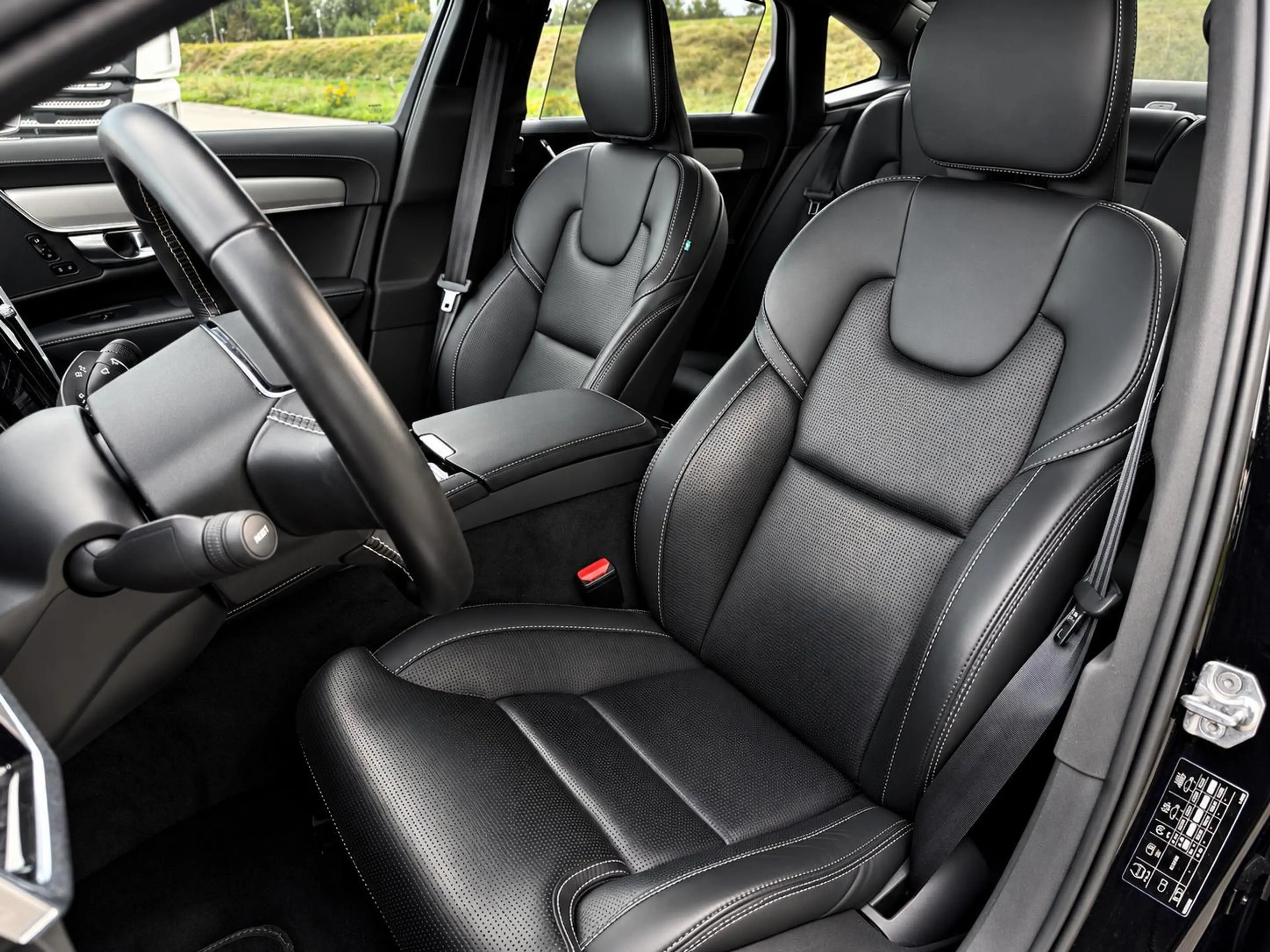 Volvo S90 2.0 T8 AWD Inscription — photo 14