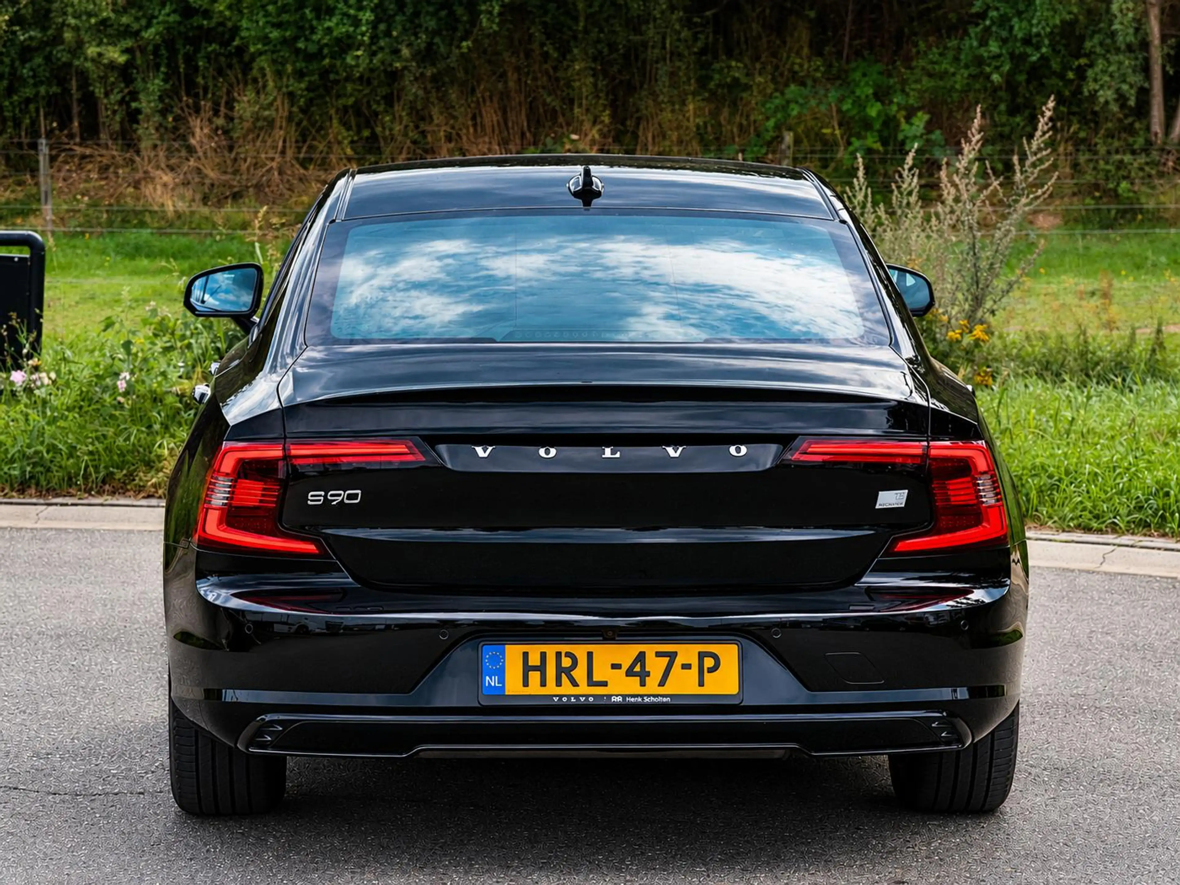 Volvo S90 2.0 T8 AWD Inscription — photo 3