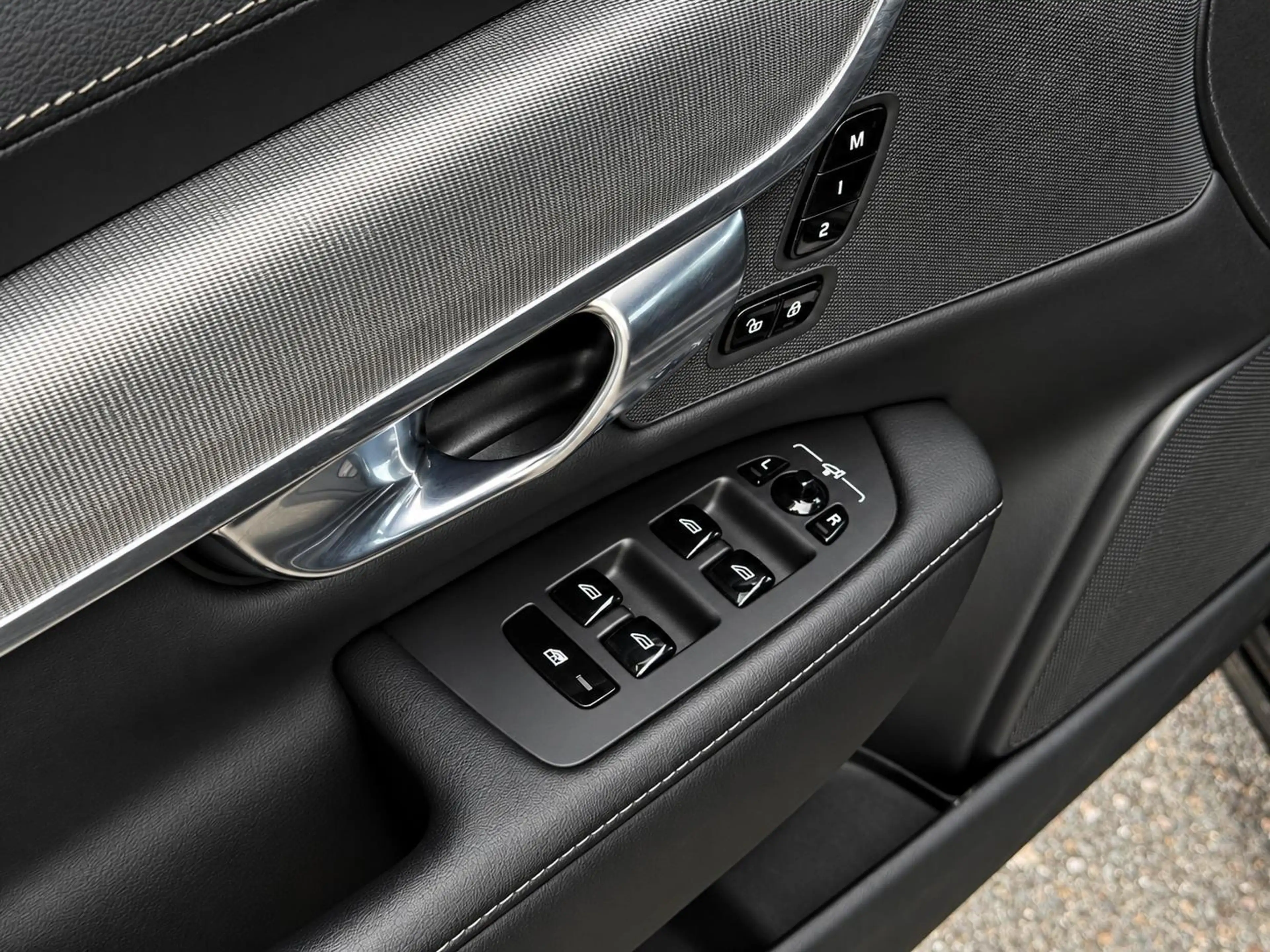 Volvo S90 2.0 T8 AWD Inscription — photo 17