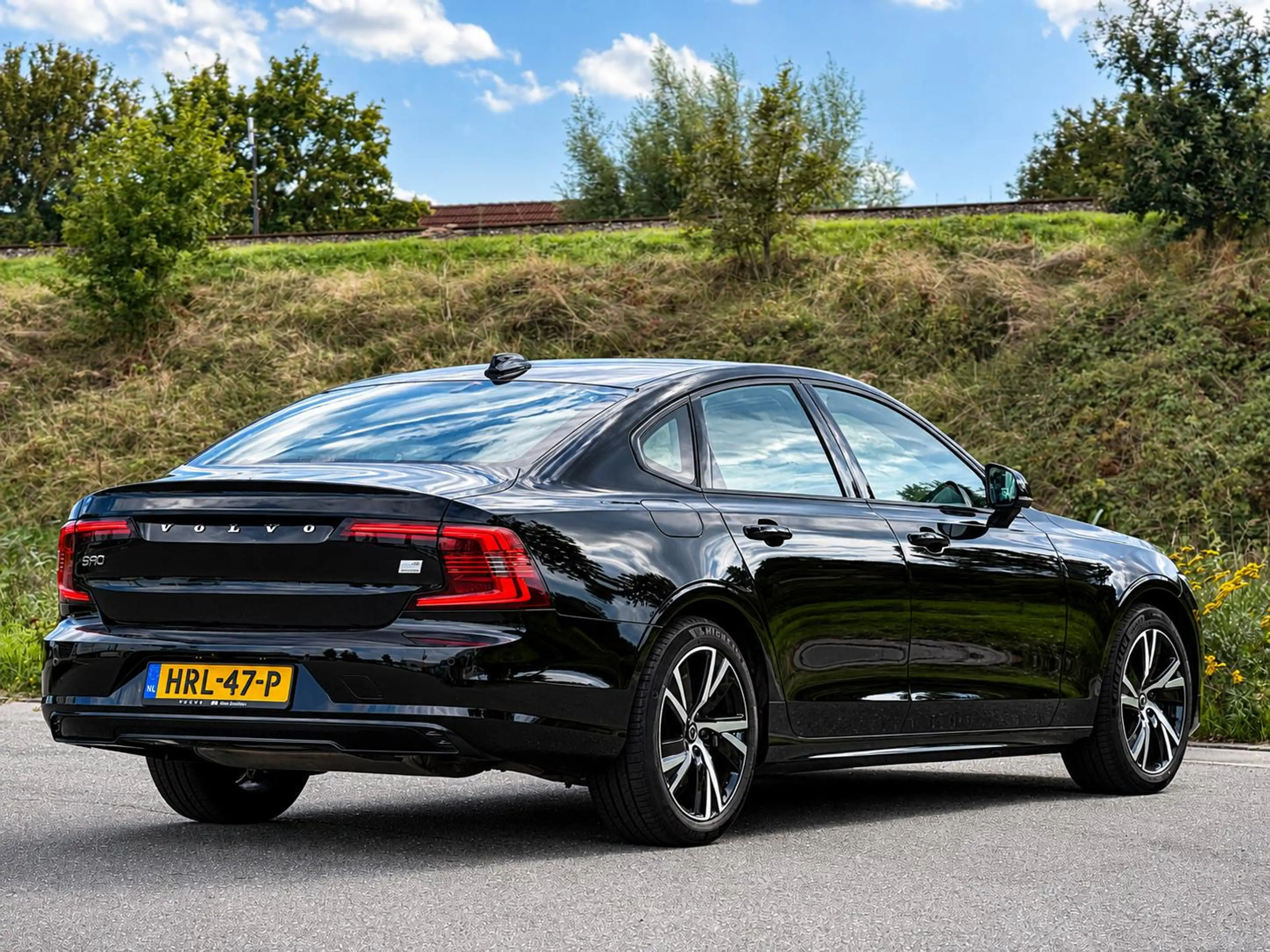 Volvo S90 2.0 T8 AWD Inscription — photo 4