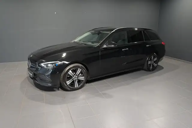 Mercedes-Benz C 300 d T AVANTGARDE/KAMERA/LED/PANO/AHK/NIGHT