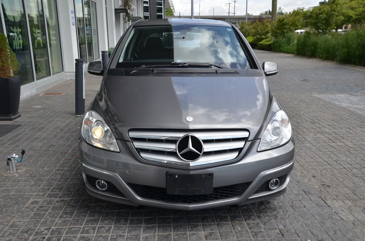 Mercedes-Benz B-Class снимка Mercedes-Benz B-Class