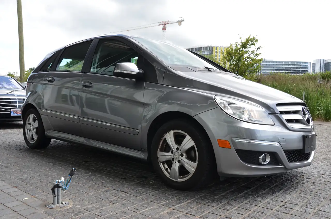 Mercedes-Benz B-Class снимка Mercedes-Benz B-Class