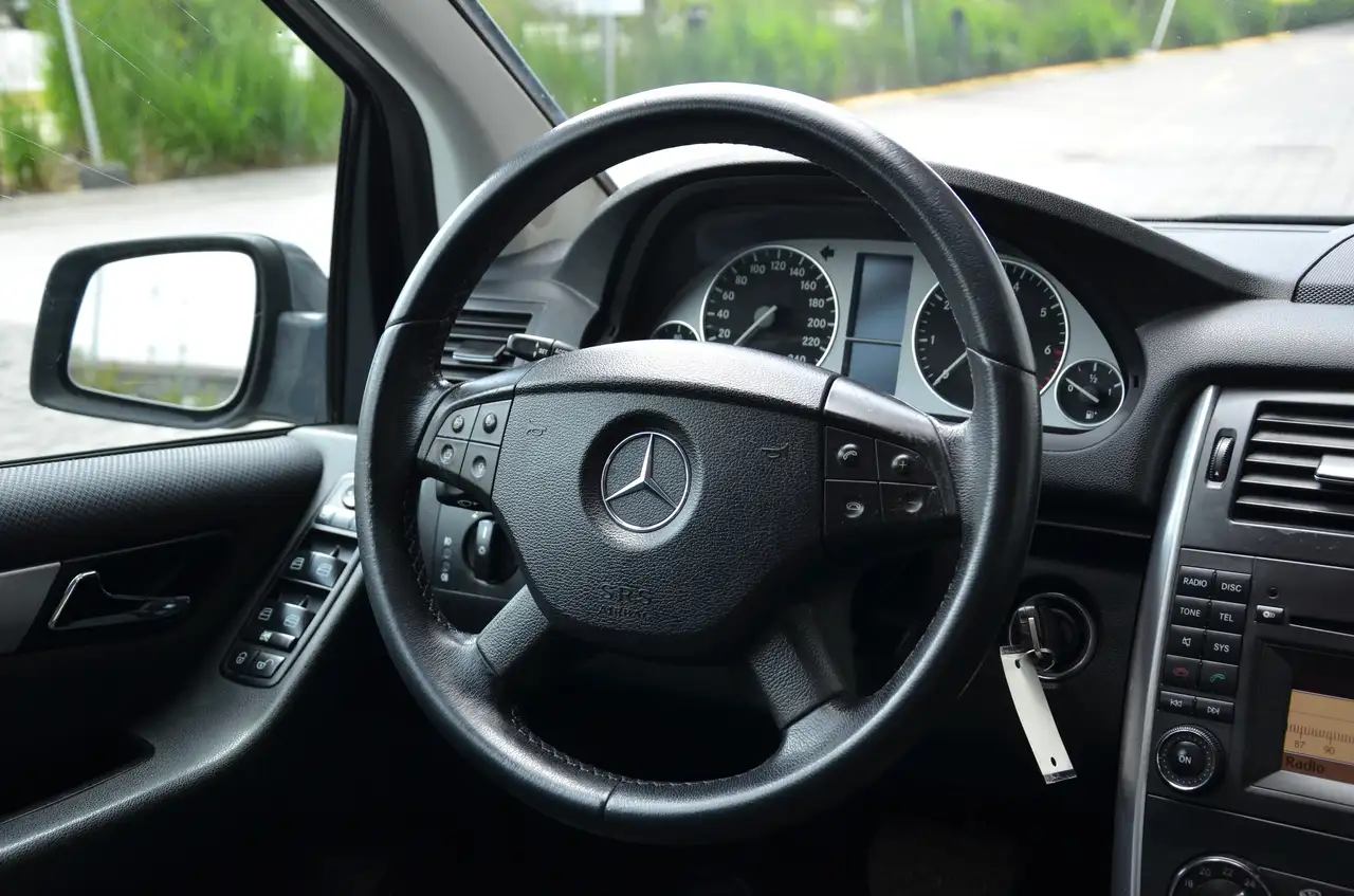 Mercedes-Benz B-Class снимка Mercedes-Benz B-Class