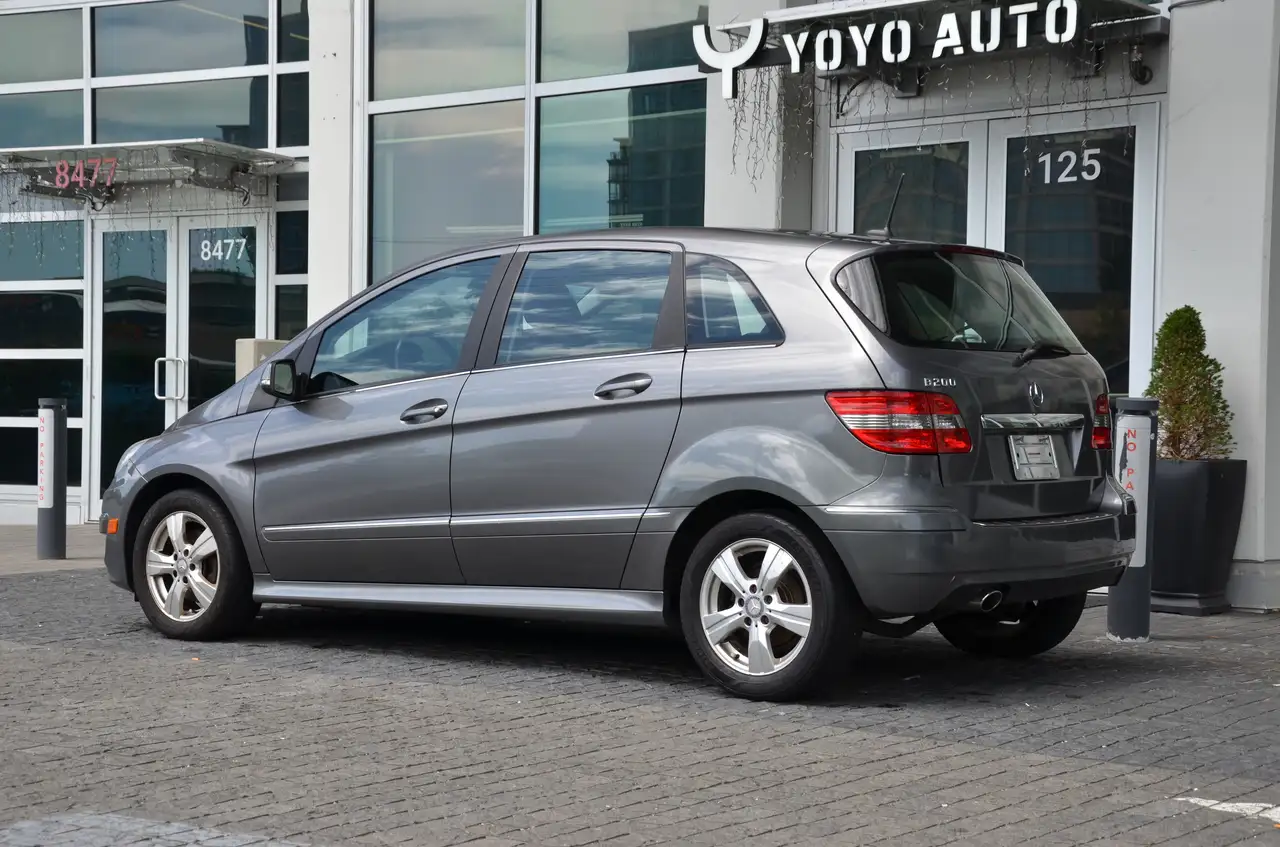 Mercedes-Benz B-Class снимка Mercedes-Benz B-Class