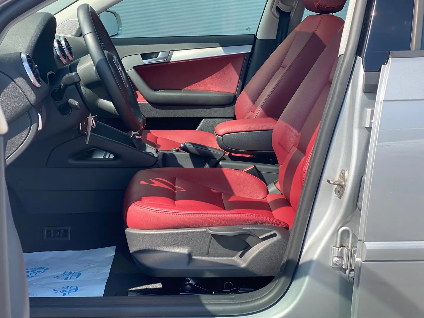 Audi A3 Sportback 1.8 TFSI Quattro * LEDER * PANO DAK * Zilver - 2