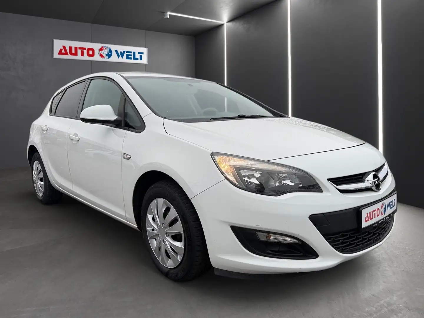 Opel Astra J Lim. 5-trg. Selection 2.Hand Weiß - 2