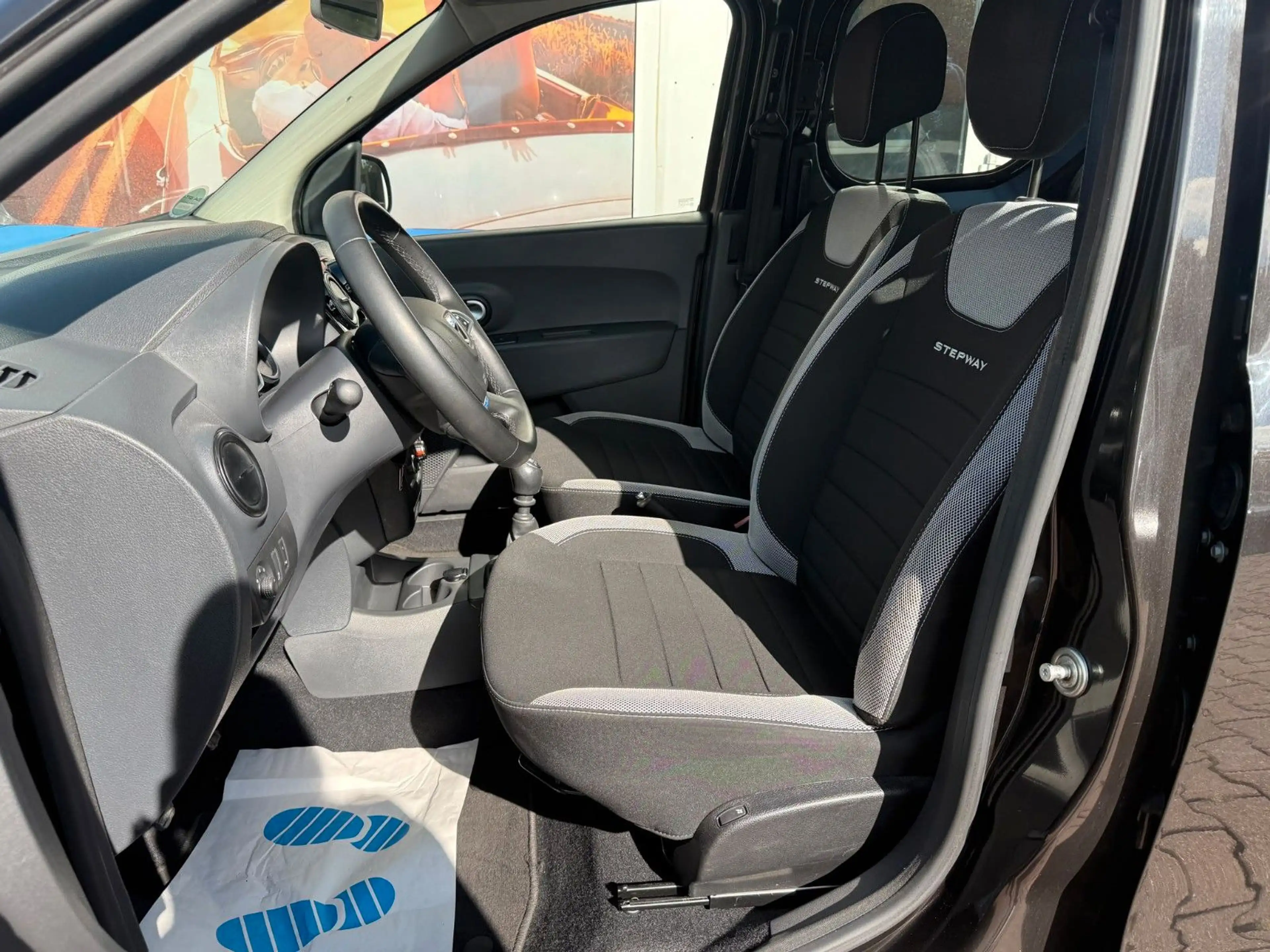 Dacia Dokker Stepway Plus — photo 12