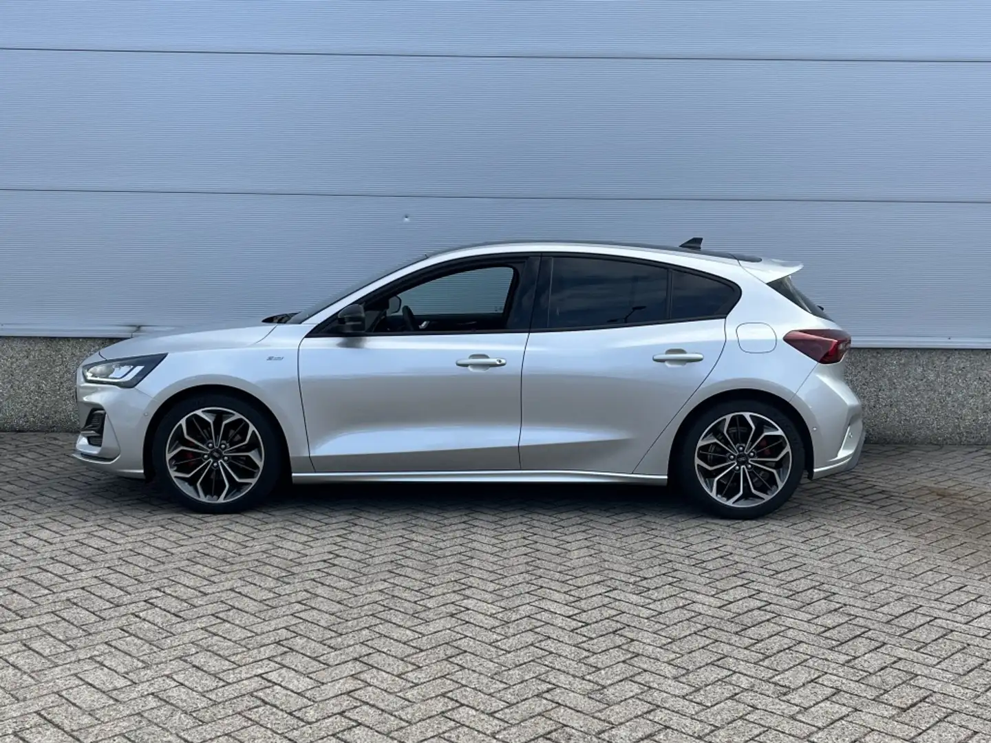 Ford Focus 1.0 EBH ST Line X AUTOMAAT 155PK! DRIVERPACK! LEDE Gris - 2