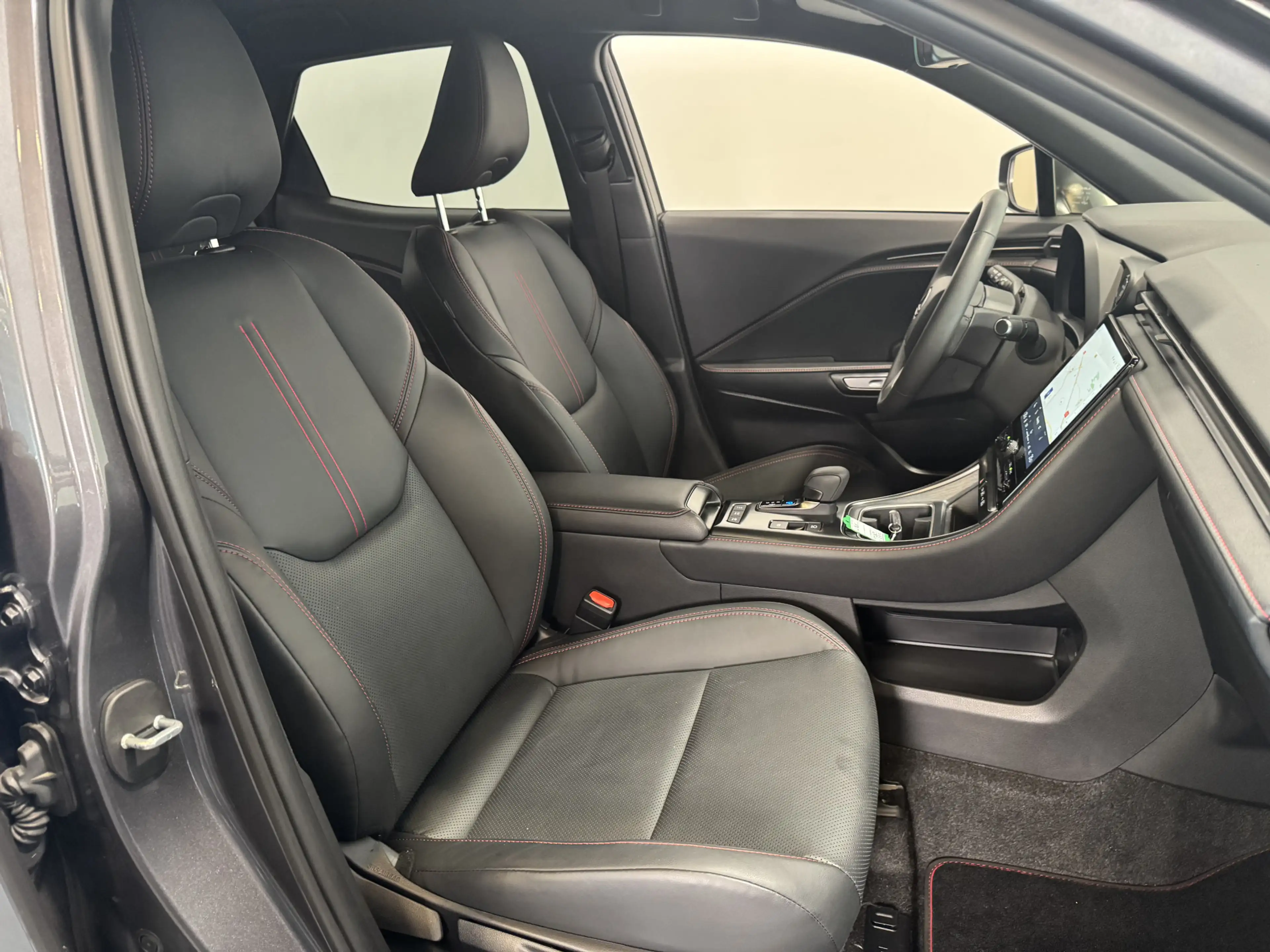 Lexus LBX Emotion 2WD | Stoelverwarming | Elektrische achter — photo 4