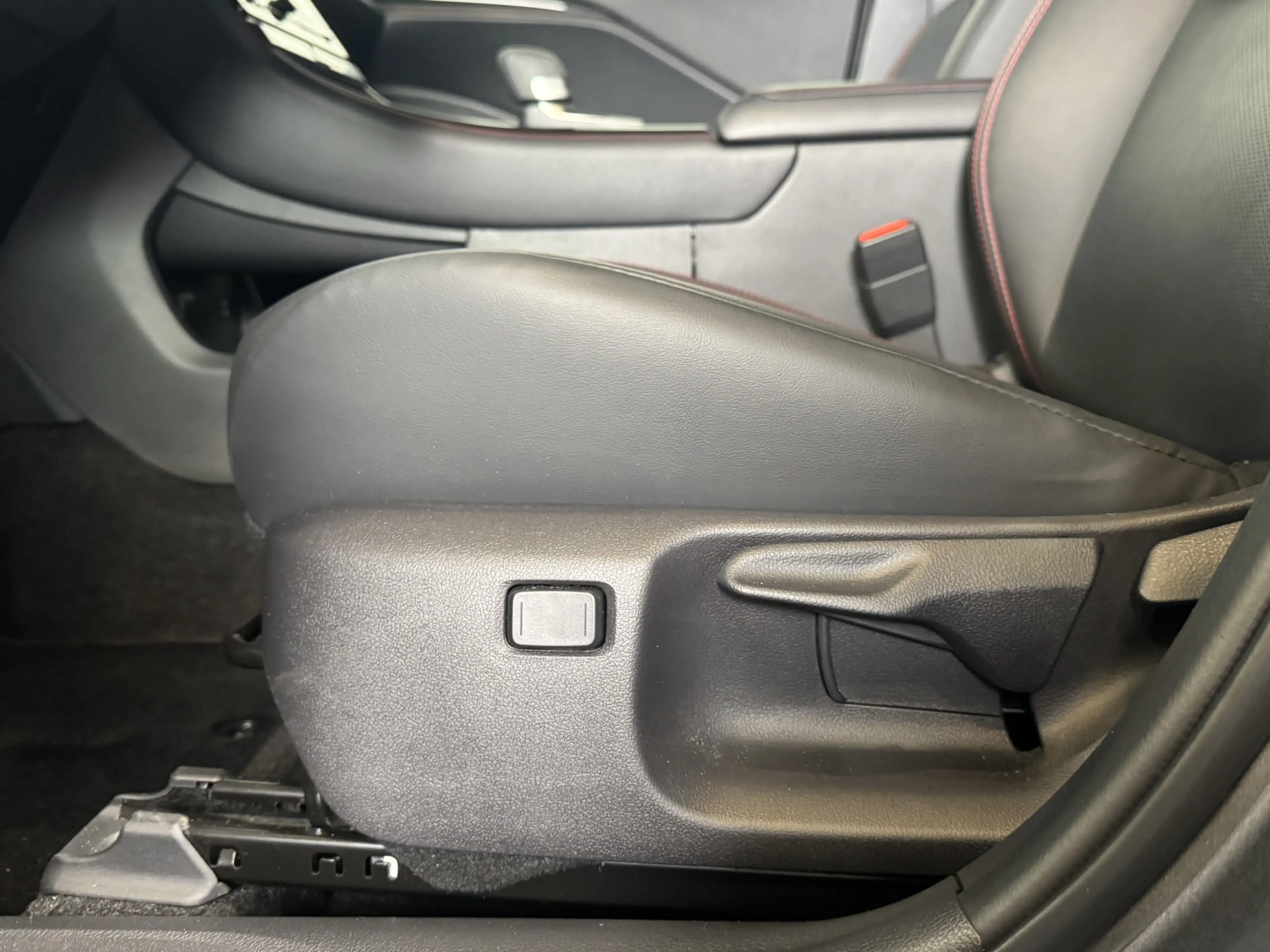 Lexus LBX Emotion 2WD | Stoelverwarming | Elektrische achter — photo 7