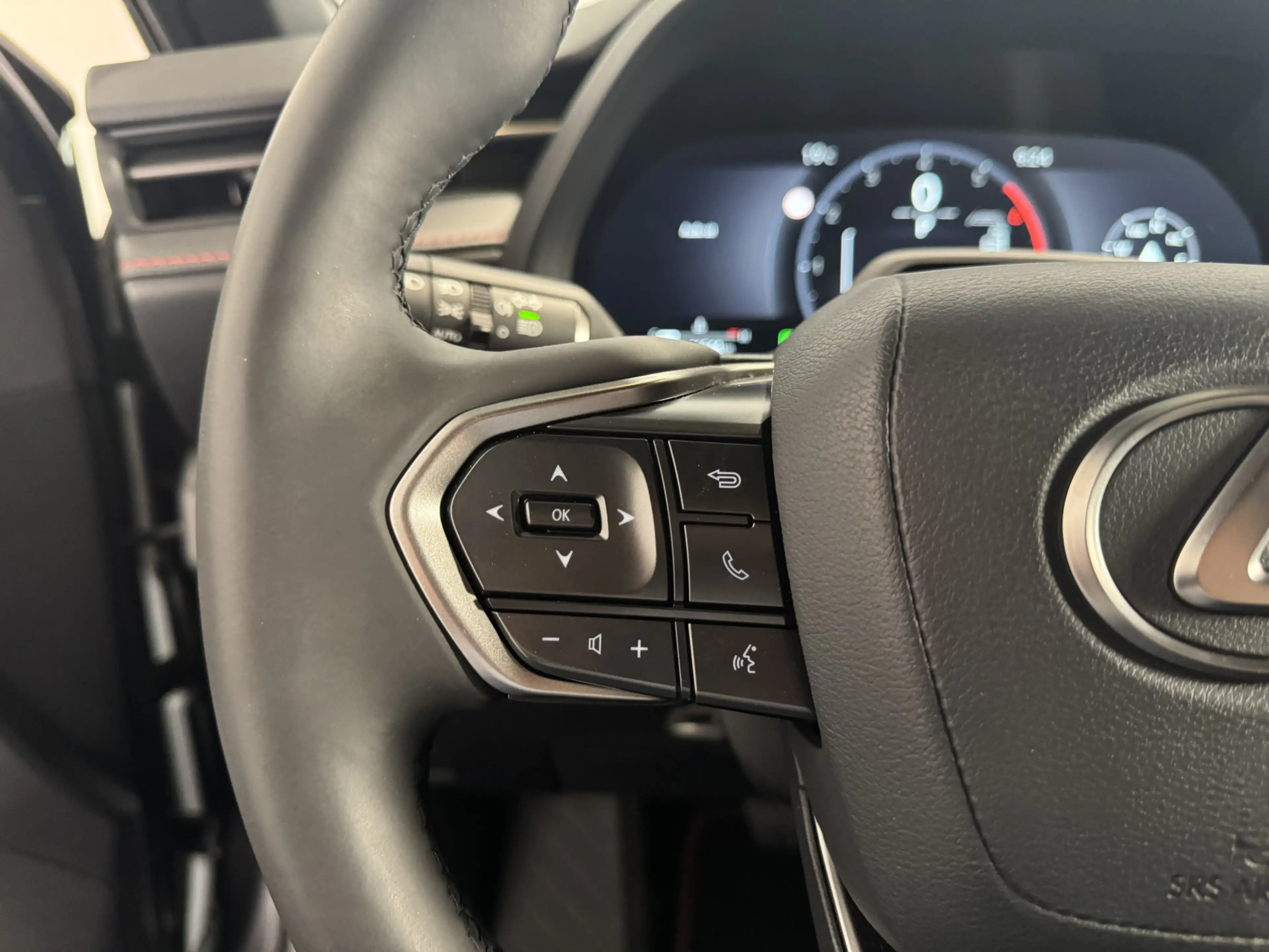 Lexus LBX Emotion 2WD | Stoelverwarming | Elektrische achter — photo 14