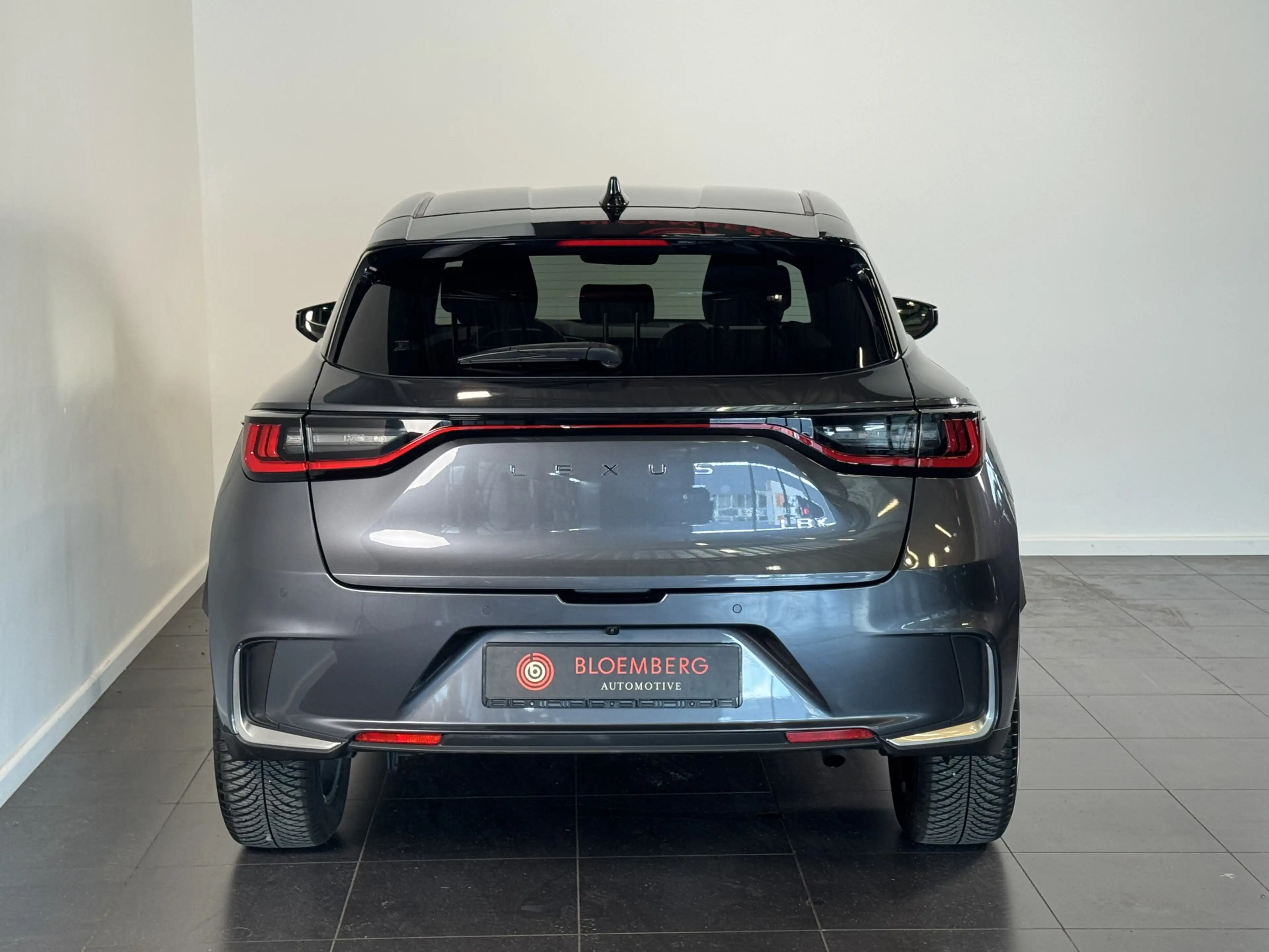 Lexus LBX Emotion 2WD | Stoelverwarming | Elektrische achter — photo 10
