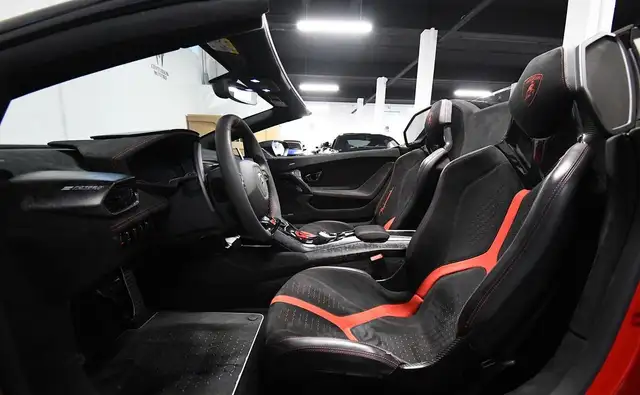 Lamborghini Spyder LP640-4 view 13