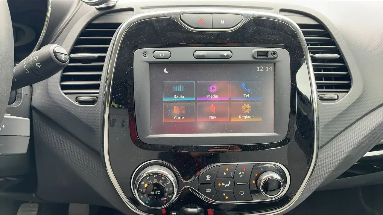 Renault Captur — photo 22