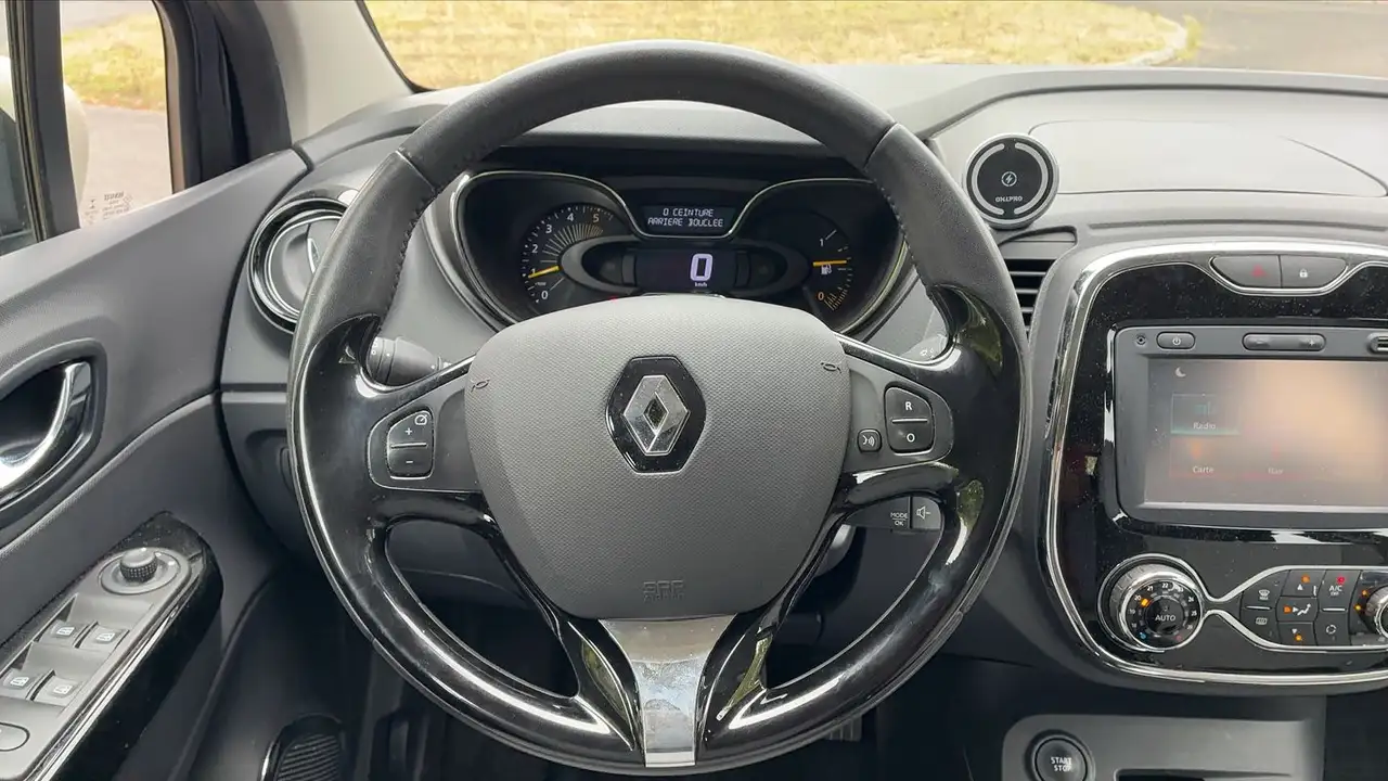 Renault Captur — photo 23