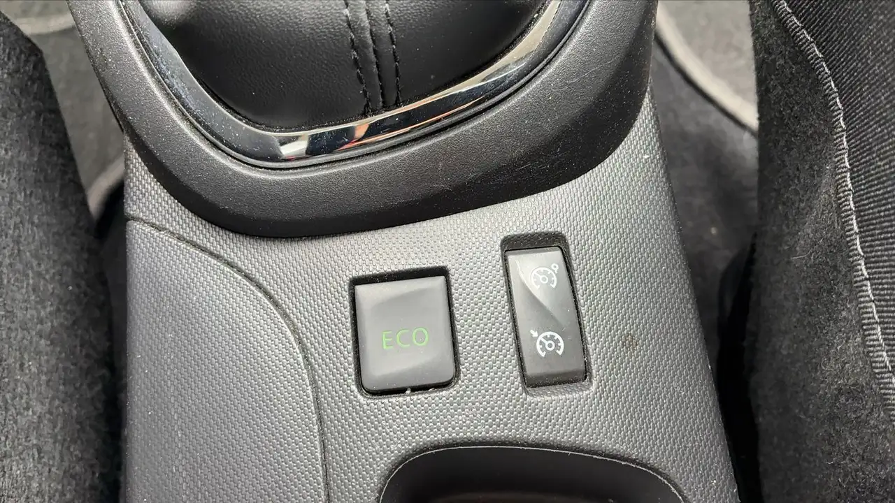 Renault Captur — photo 26