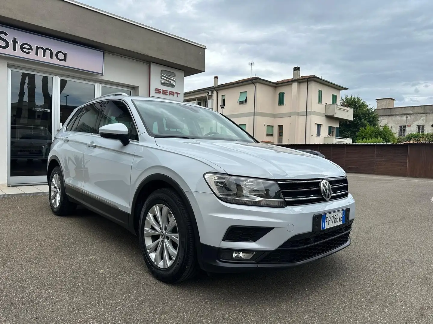 Volkswagen Tiguan Tiguan 1.4 tsi Business 125cv TAGLIANDI VW Wit - 2
