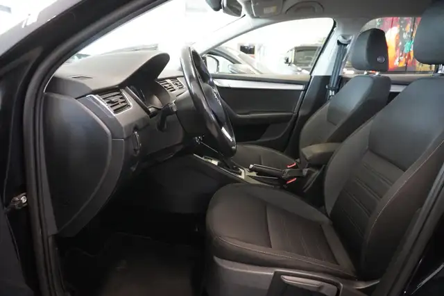 Skoda Octavia view 8