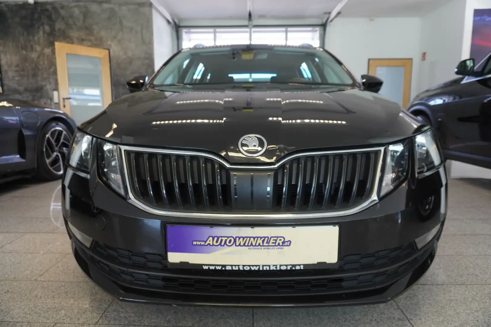 Skoda Octavia 1.6 TDI DPF Ambition Schwarz - 2