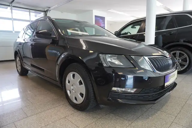 Skoda Octavia view 3