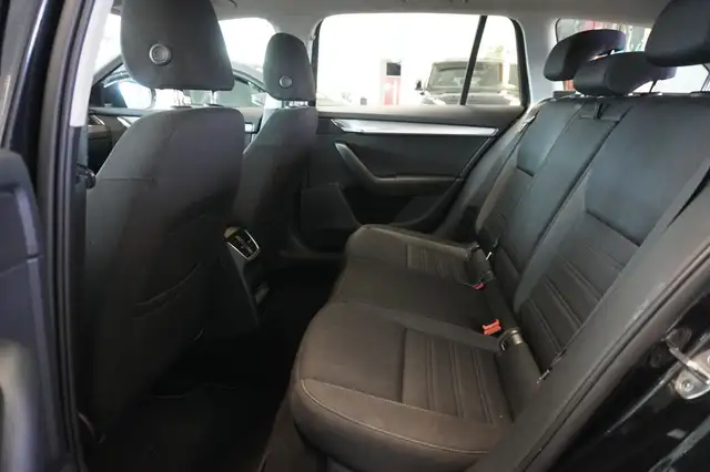 Skoda Octavia view 9