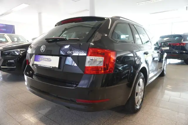 Skoda Octavia view 5