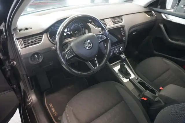 Skoda Octavia view 7