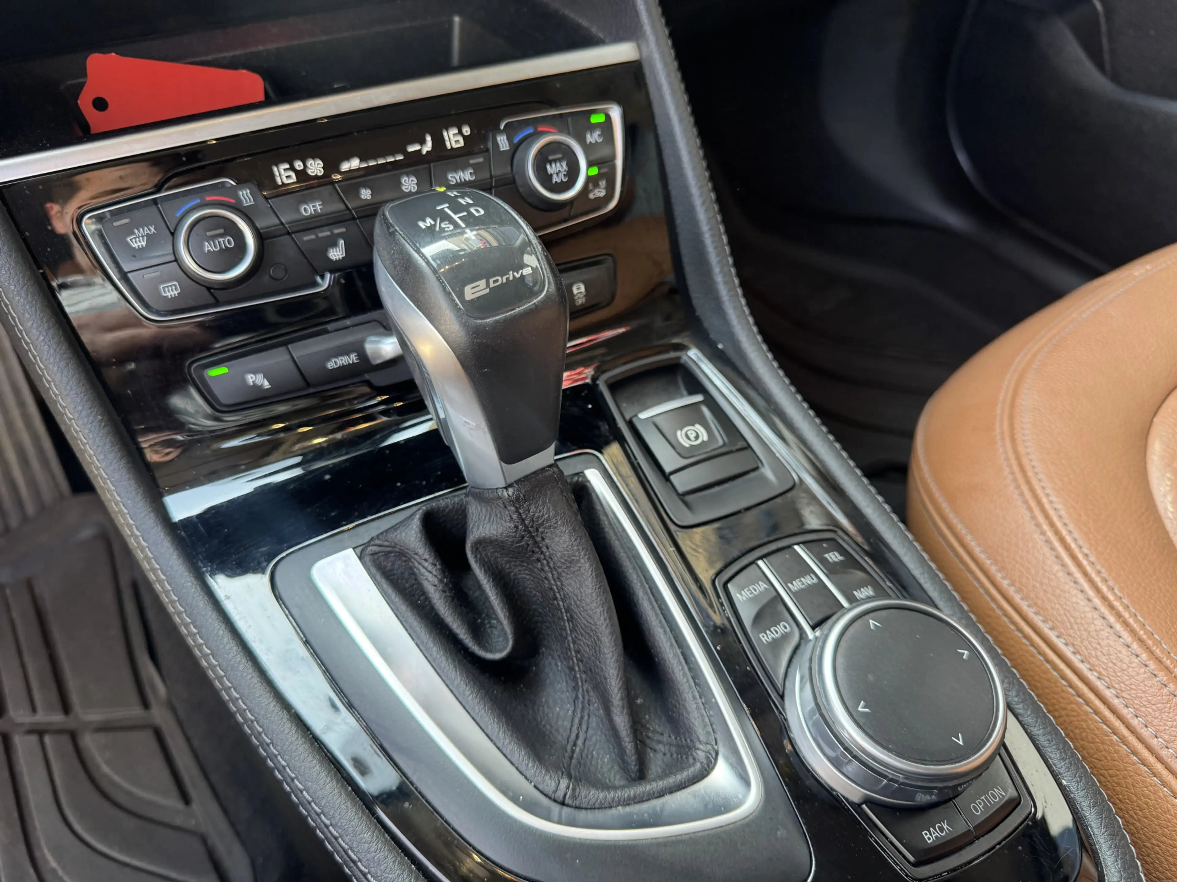 BMW 225 2-serie Active Tourer 225xe iPerformance Executive — photo 17