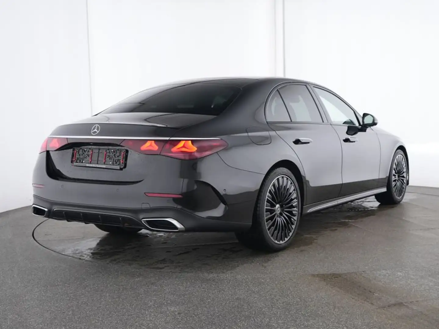 Mercedes-Benz E 220 d AMG*Night*20*Pano*Burm4D*DISTR*360*KeyGo Schwarz - 2