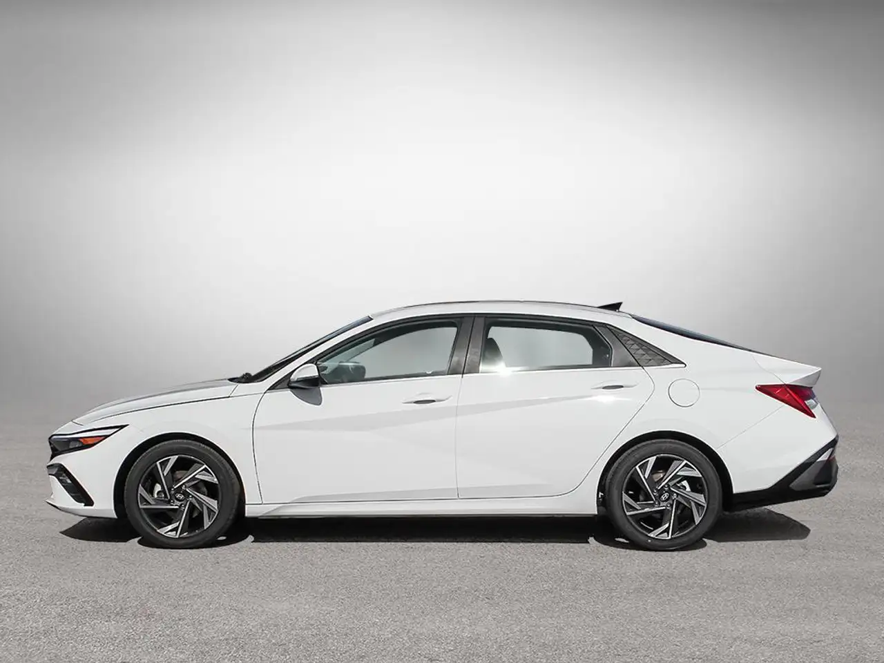 Hyundai ELANTRA снимка Hyundai ELANTRA